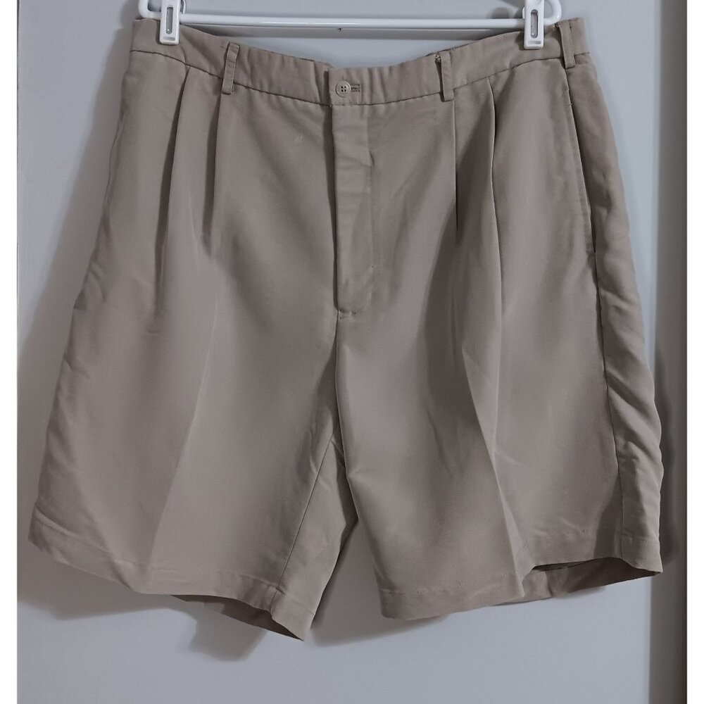 Bolle Golf 38 Tan Pleated Casual Active Athleisure Casual 9 Inch Inseam Shorts